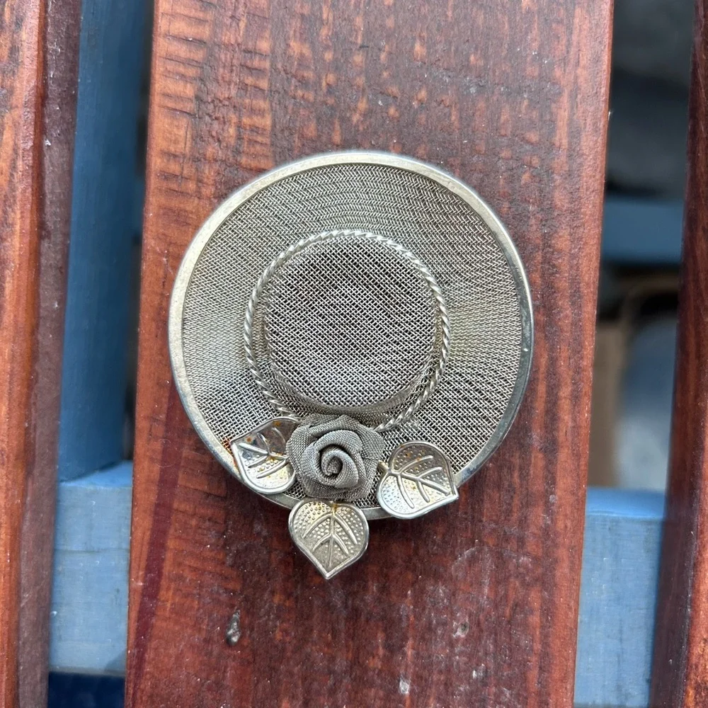 Elegant silvery hat Brooch